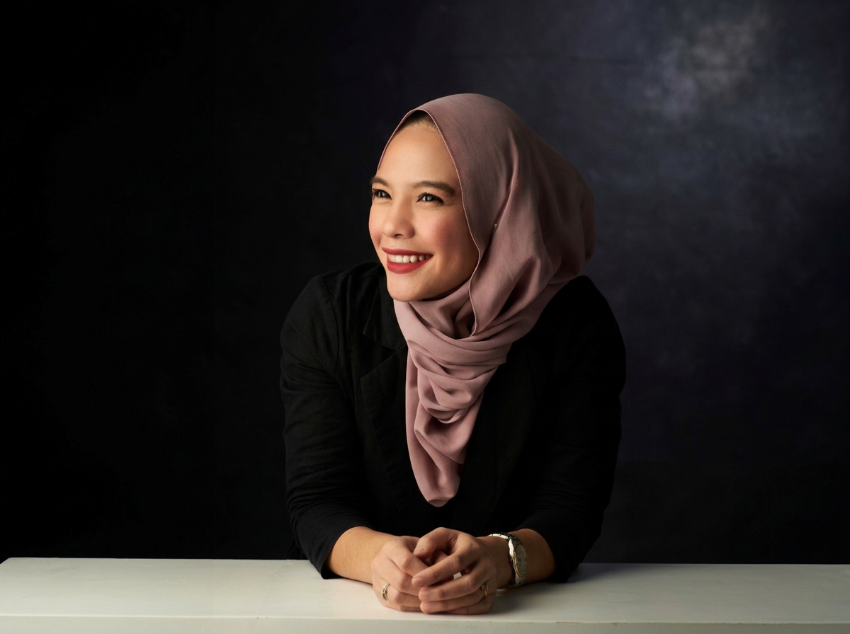 Bella Khaja smiling in her studio